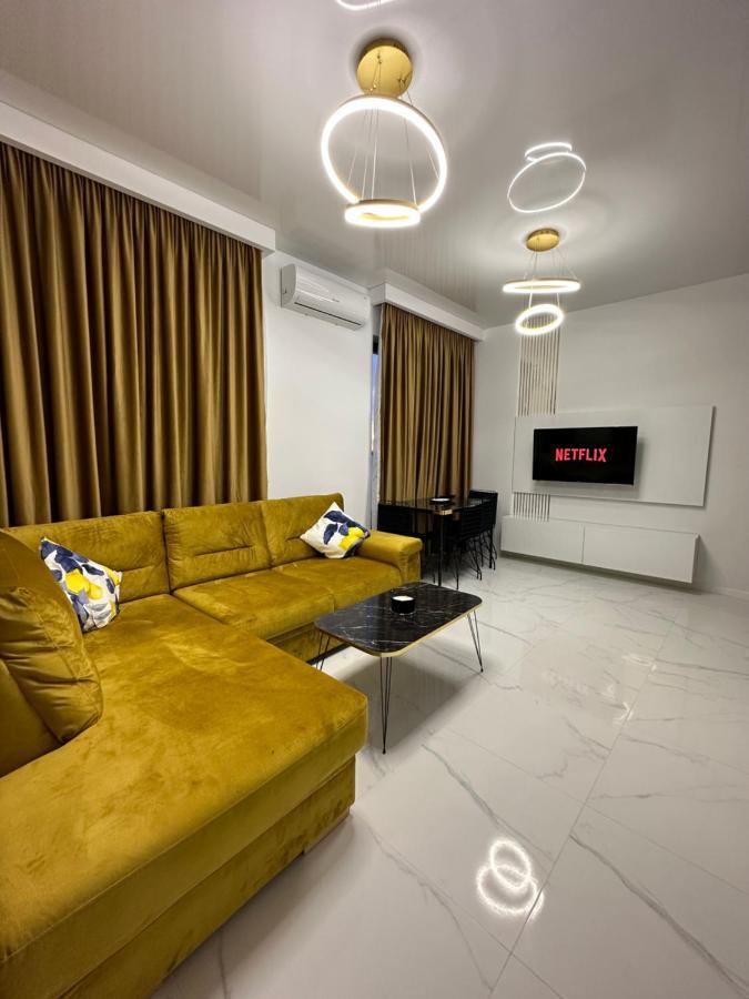 Studio303 By Allegio: Mamaia'S Seaside Luxury Near Finest Clubs & Beaches Bagian luar foto