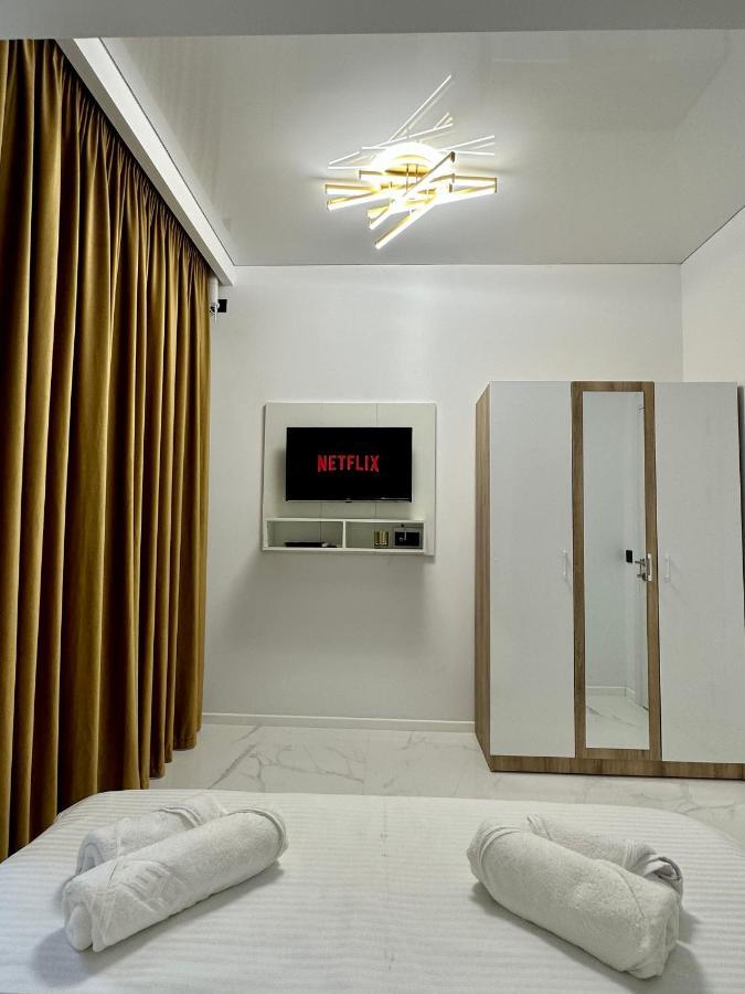 Studio303 By Allegio: Mamaia'S Seaside Luxury Near Finest Clubs & Beaches Bagian luar foto