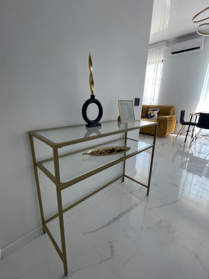 Studio303 By Allegio: Mamaia'S Seaside Luxury Near Finest Clubs & Beaches Bagian luar foto