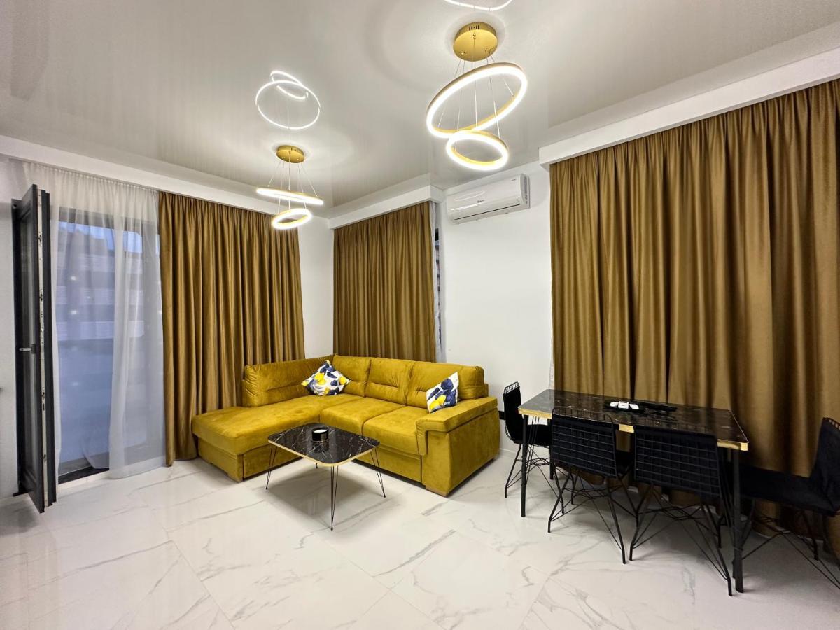 Studio303 By Allegio: Mamaia'S Seaside Luxury Near Finest Clubs & Beaches Bagian luar foto