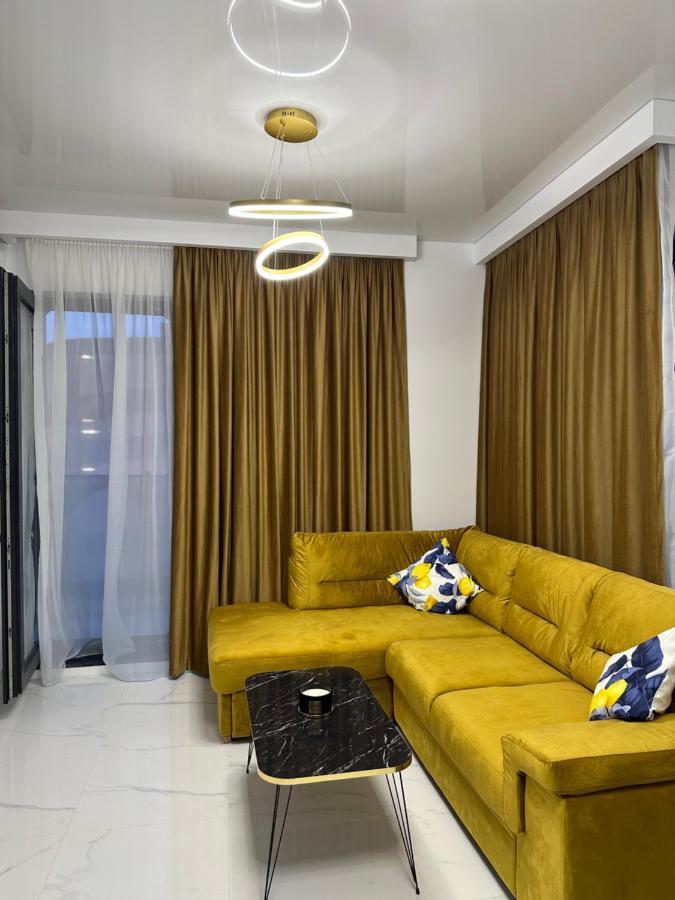 Studio303 By Allegio: Mamaia'S Seaside Luxury Near Finest Clubs & Beaches Bagian luar foto